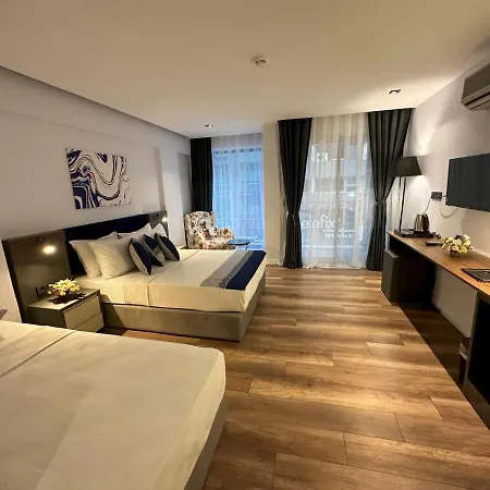 The Royals Hotel