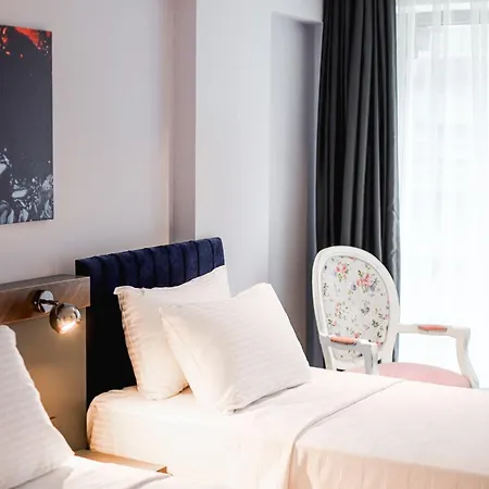 The Royals Hotel